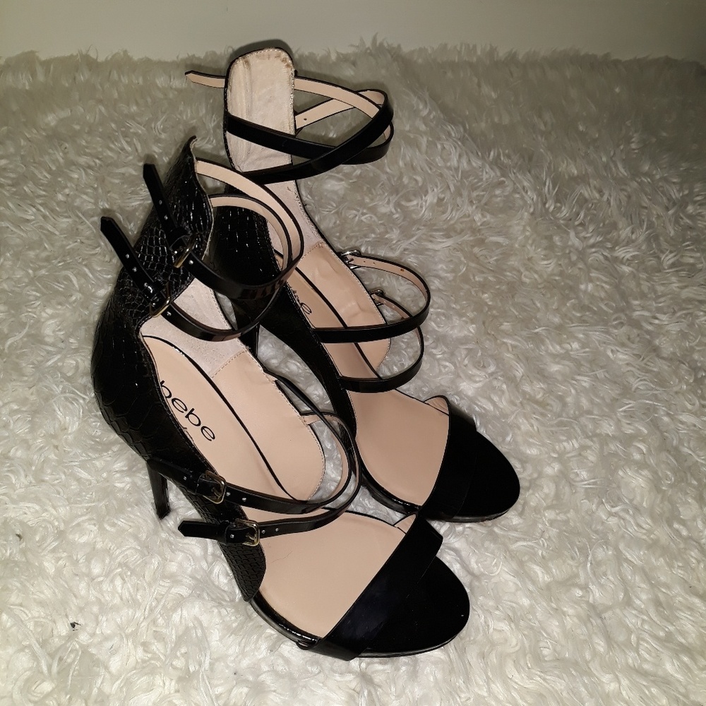 Heels - Picture 2 of 4